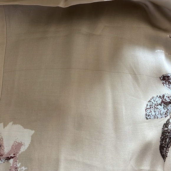 Wilfred Floral Beige Robe - Picture 13 of 16